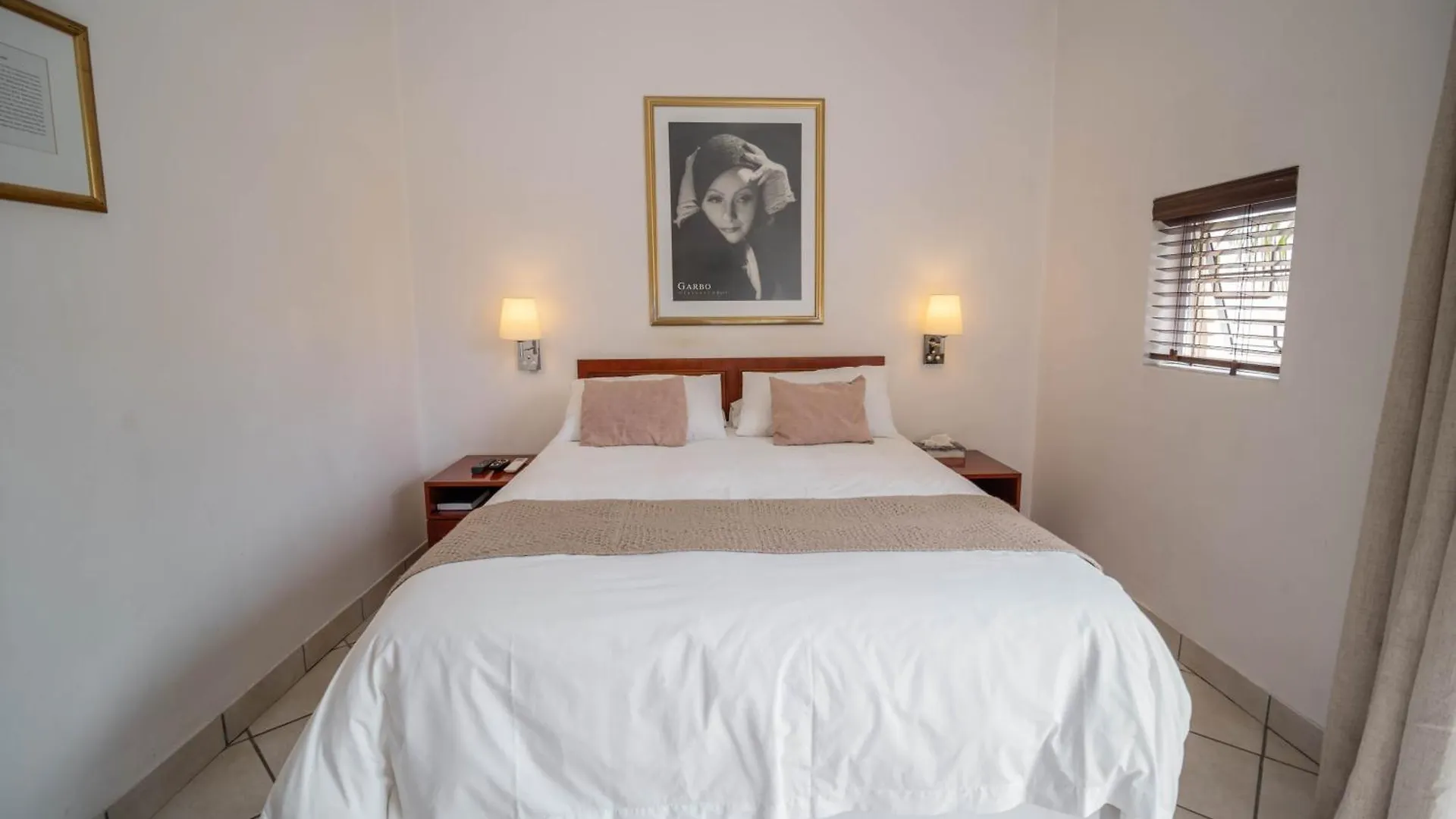 Broadway Boston Hotel Cape Town Guest house
