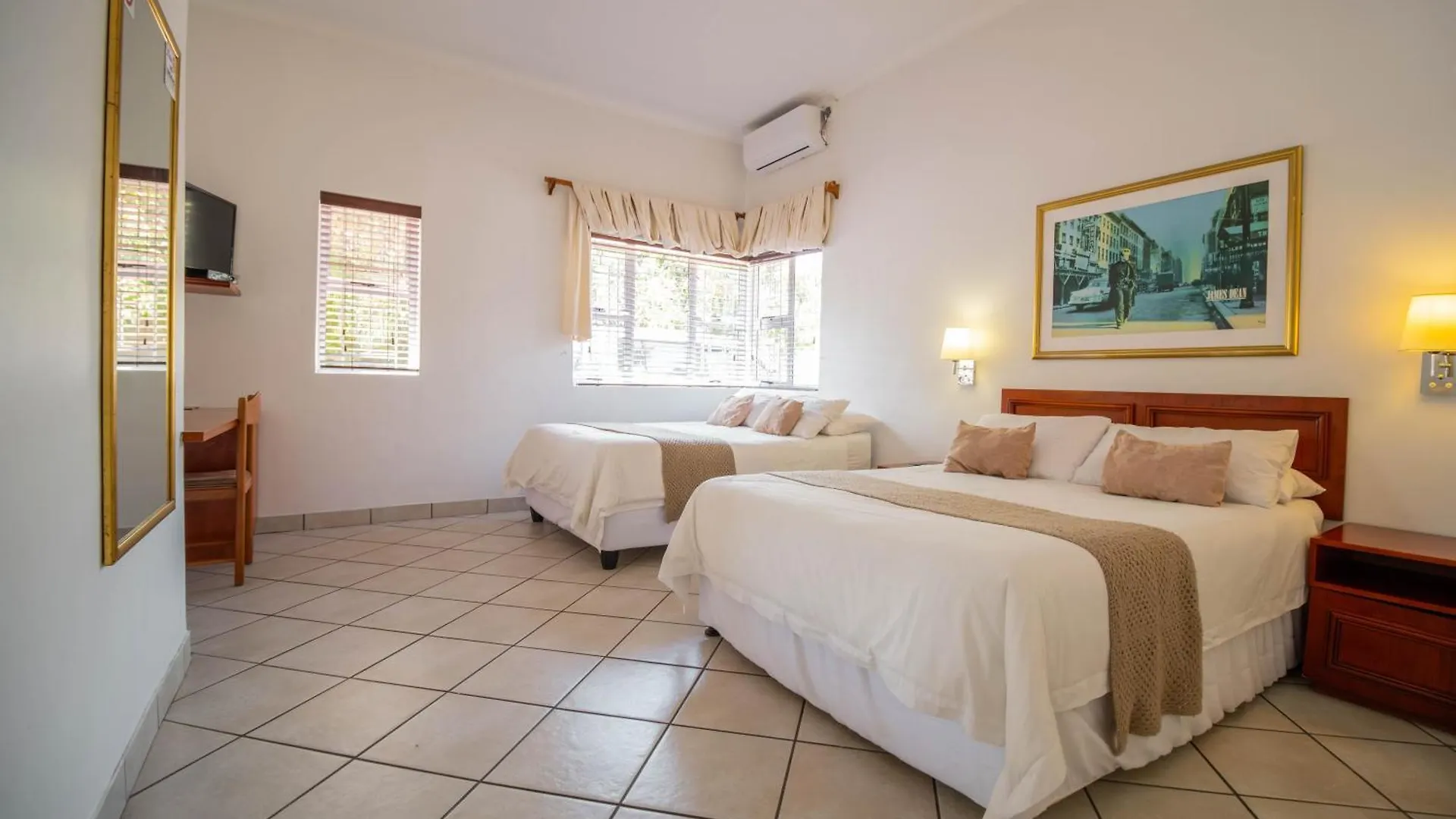 Guest house Broadway Boston Hotel Cape Town South Africa