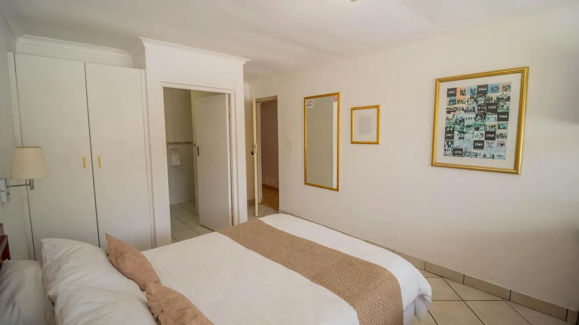 Broadway Boston Hotel Cape Town Guest house